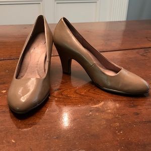 Aerosoles Heelrest Pumps Size 7.5